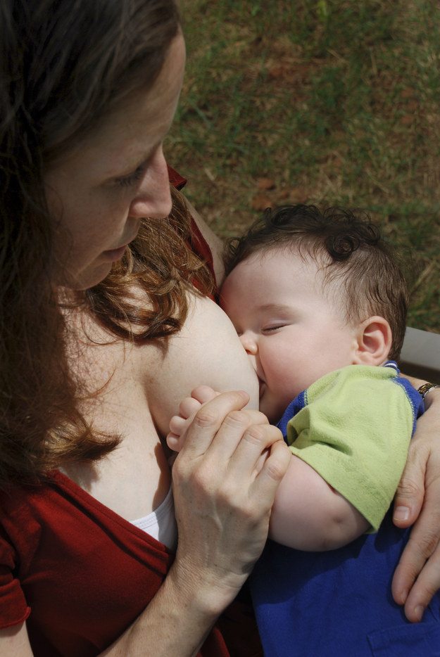 27 Sanity-Saving Breastfeeding Tips For New Moms