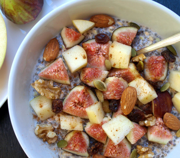 Bircher Muesli with Chia Seeds, Figs, and Apples