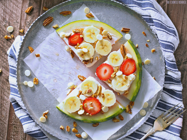 This banana cheesecake watermelon "pizza."